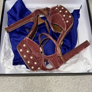 Harlow pearls plateau 140 in color antique rose